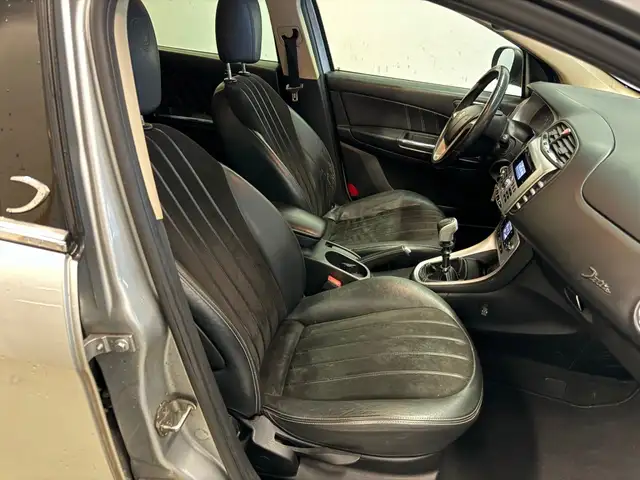Lancia Delta view 9