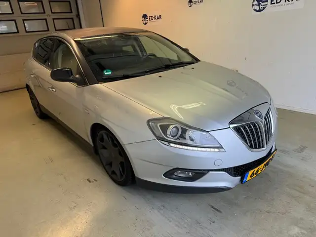 Lancia Delta view 5