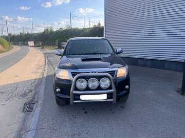 MC'11 DBLE CAB 3.0L  D-4D 4x4 LEGENDE A