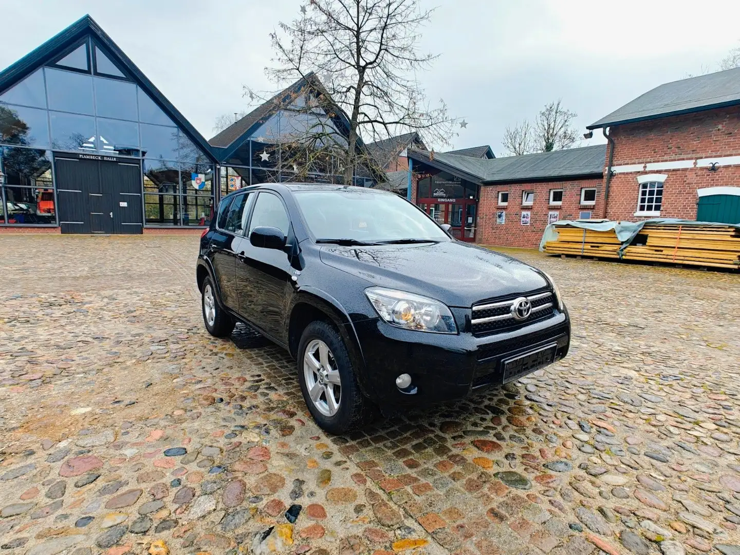 Toyota RAV 4 2,2D Sol / 1 Hand / Klimaautomatik Schwarz - 2