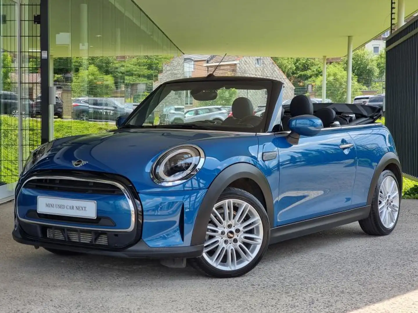 MINI Cooper Cabrio Steptronic Blauw - 1