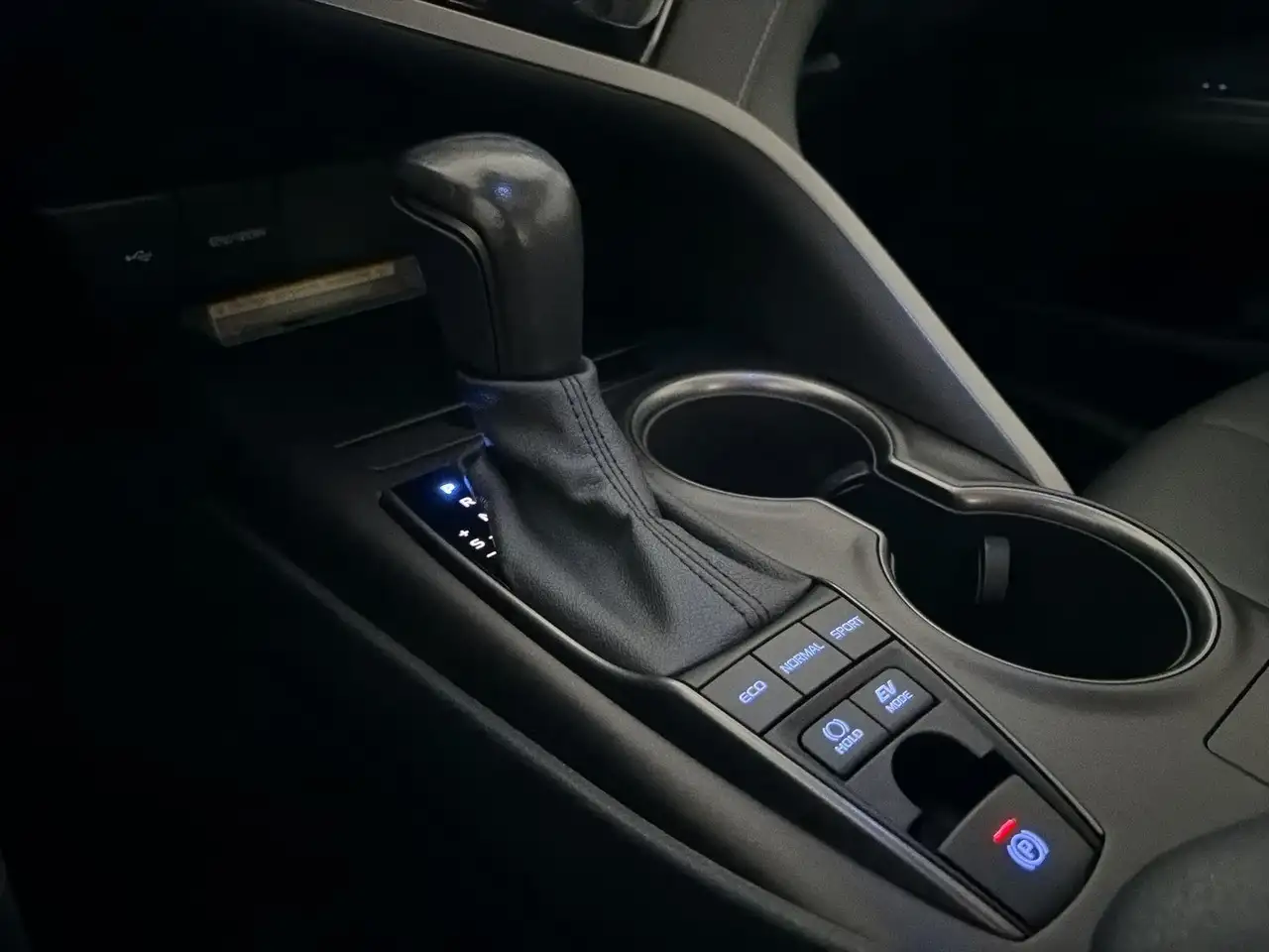Toyota Camry снимка Toyota Camry