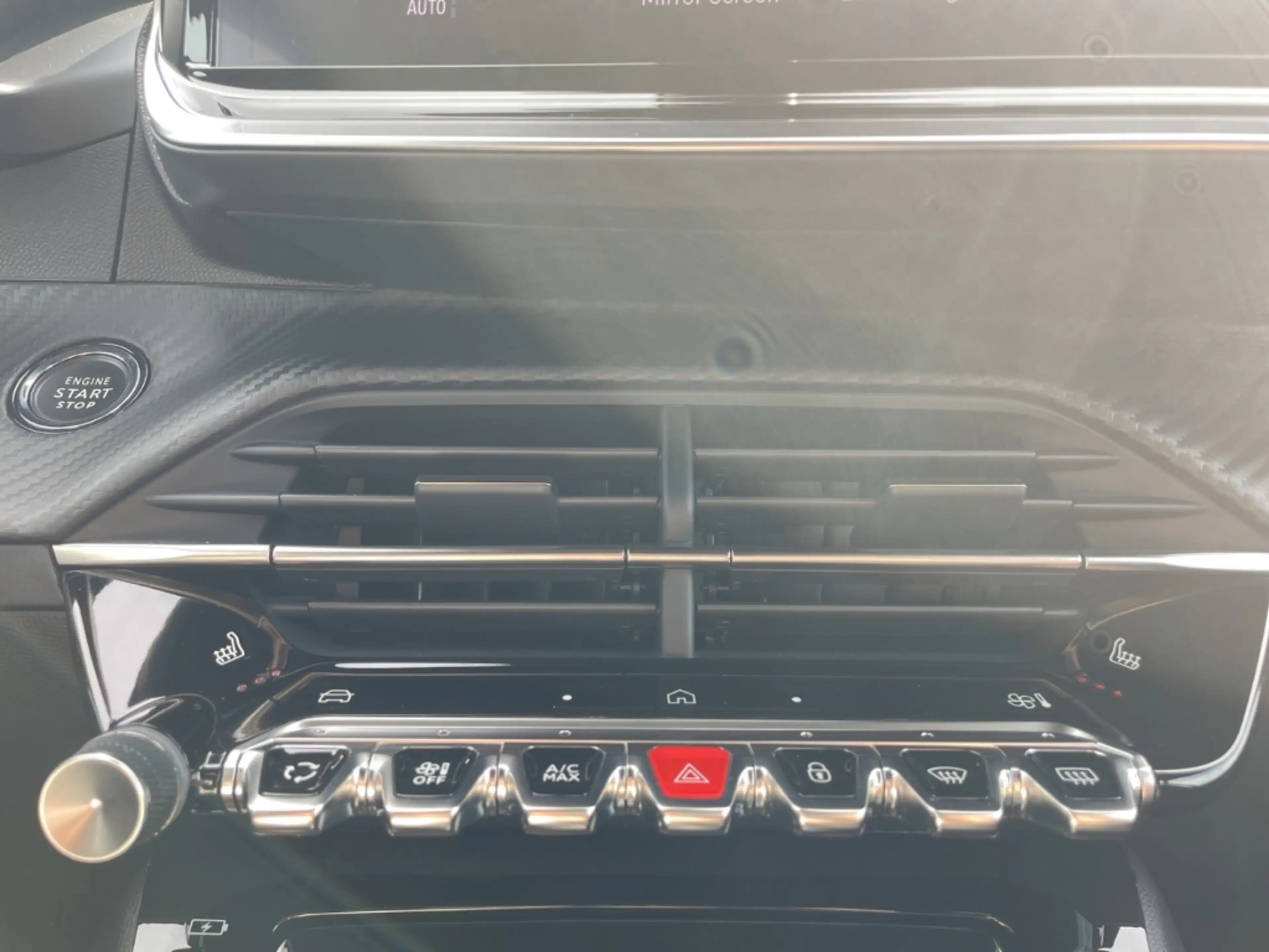 Peugeot 2008 GT PT130 EAT8 El. Panodach Kamera LED ACC CarPlay — photo 16