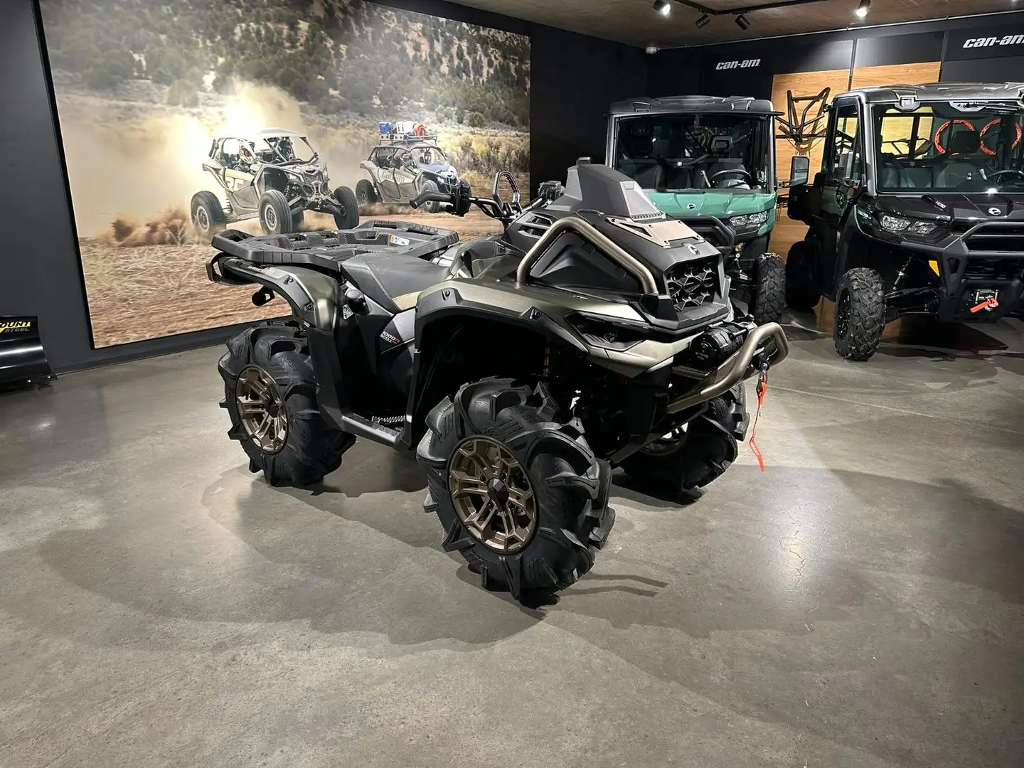Can-Am Outlander XMR 1000R 2026 Vert - 1
