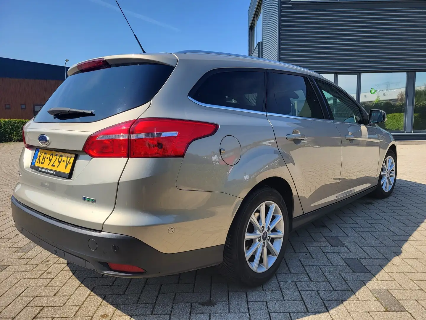 Ford Focus 1.0 Titanium Bronce - 2