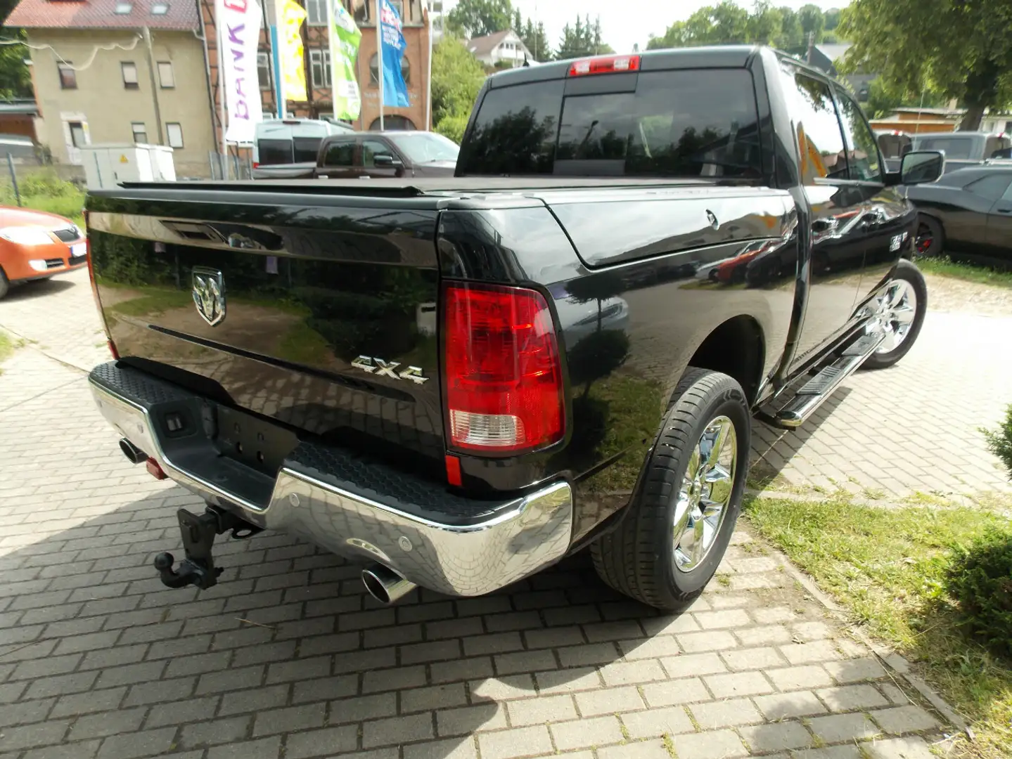 Dodge RAM 1500 Hemi Big Horn mit Ram Box Schwarz - 2