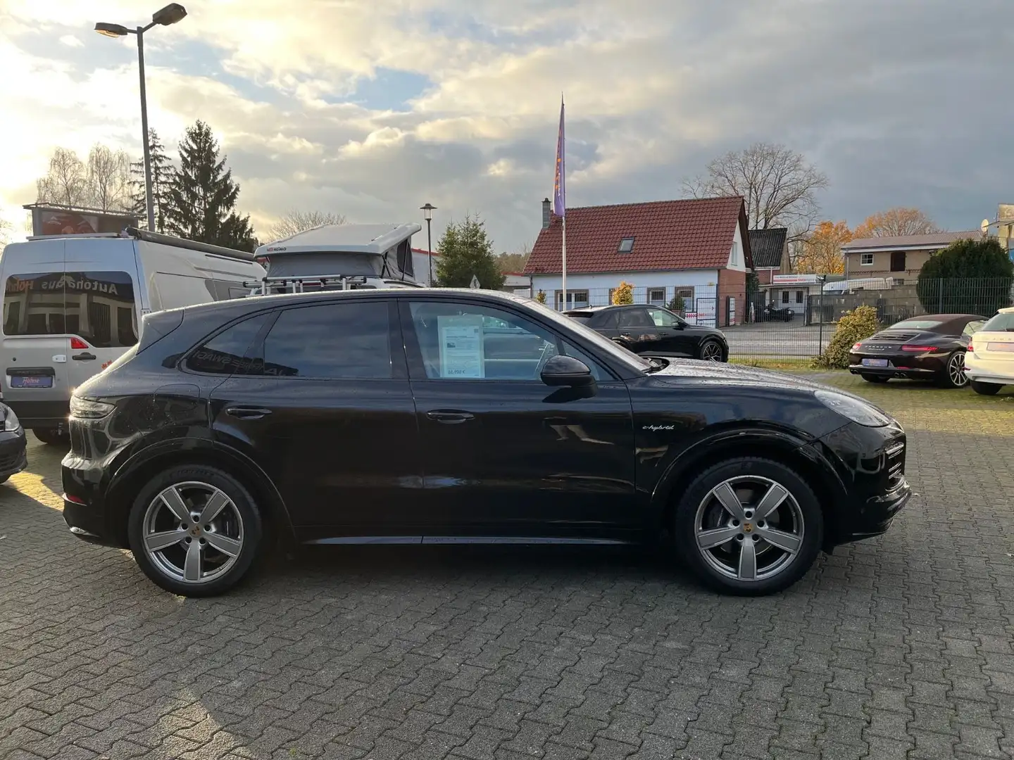 Porsche Cayenne E-Hybrid Sport-Design-Paket schwarz AZV Noir - 2