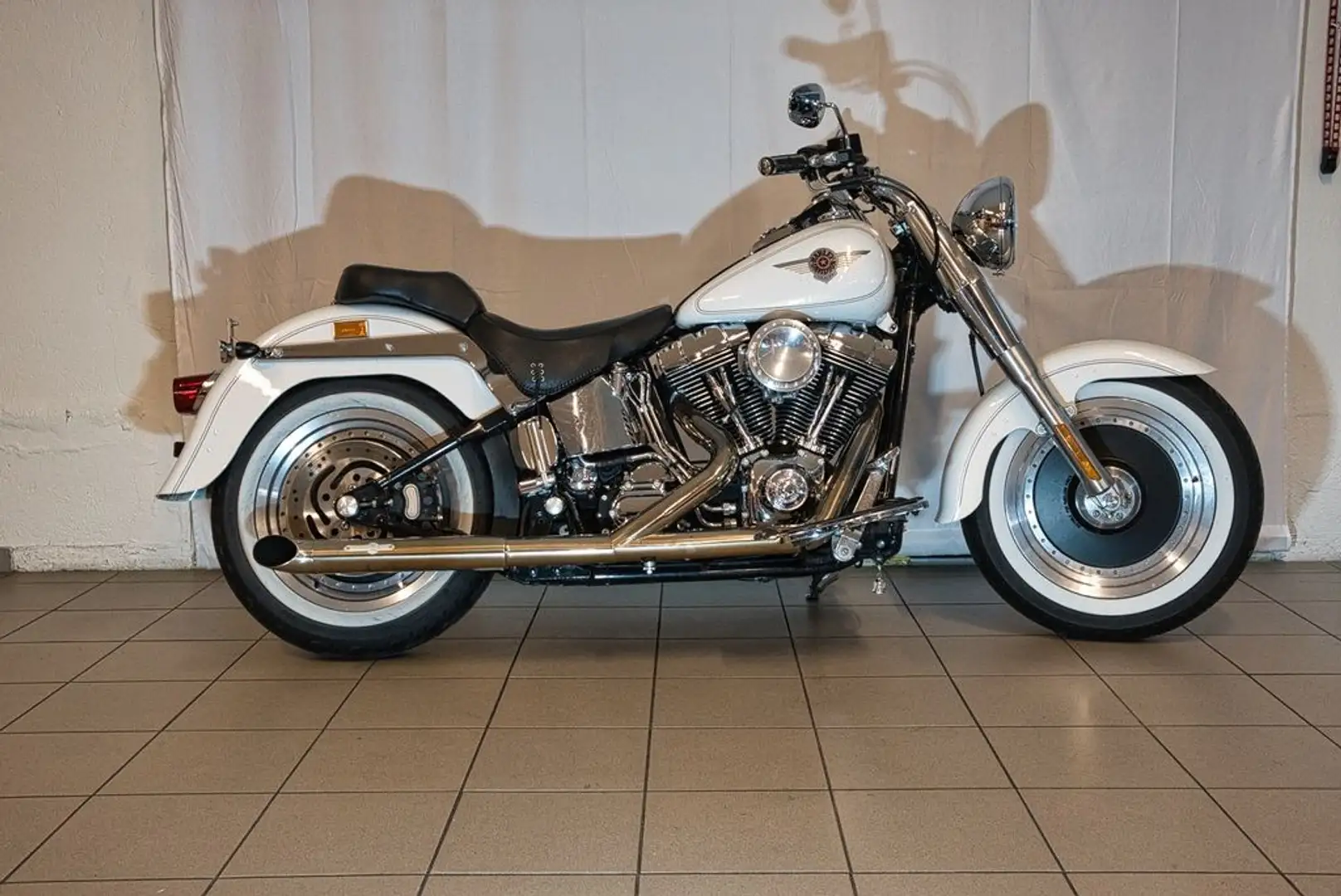 Harley-Davidson Fat Boy FLSTF Blanco - 2