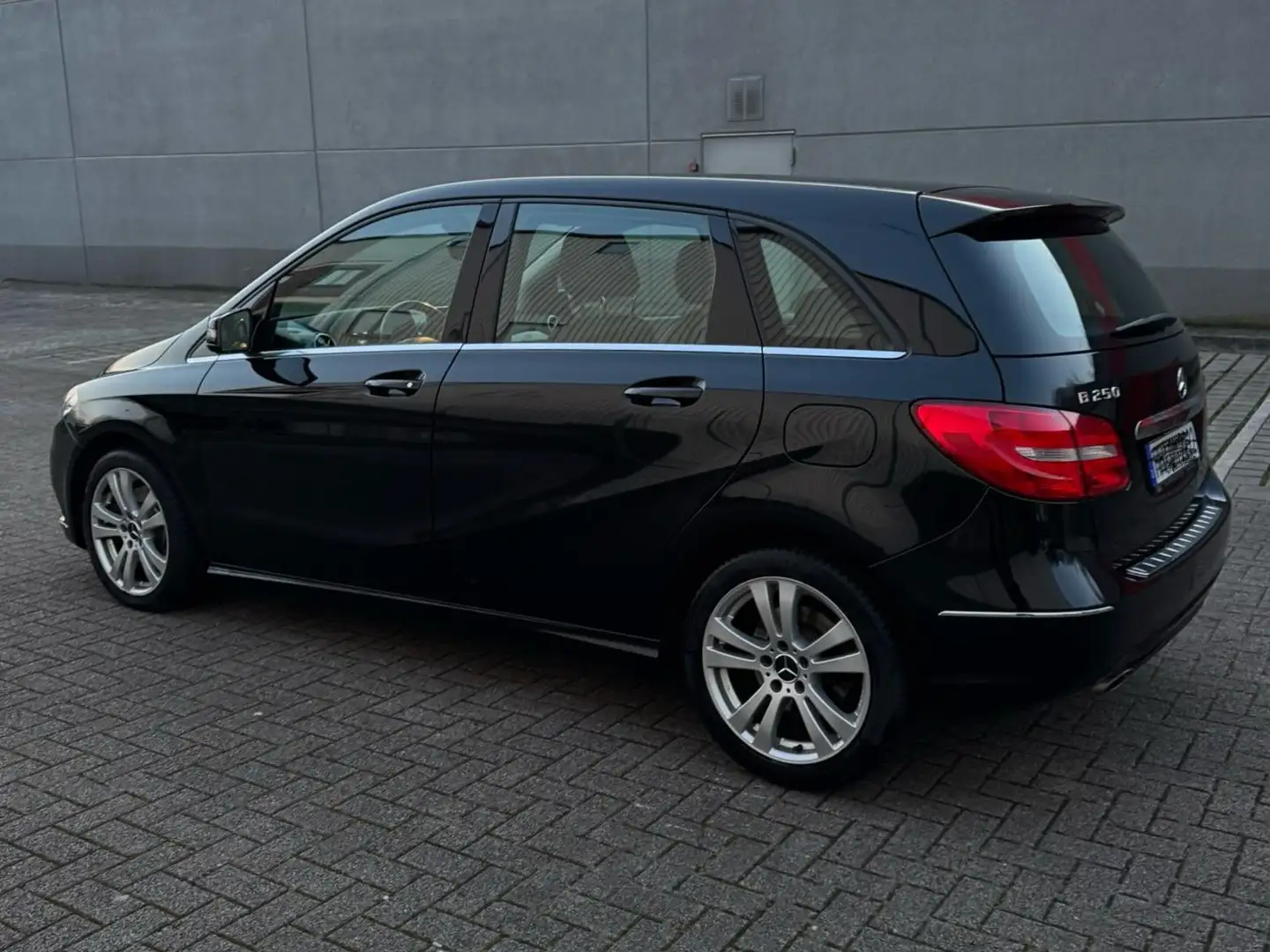 Mercedes-Benz B 250 B 250 (246.244) Чёрный - 1