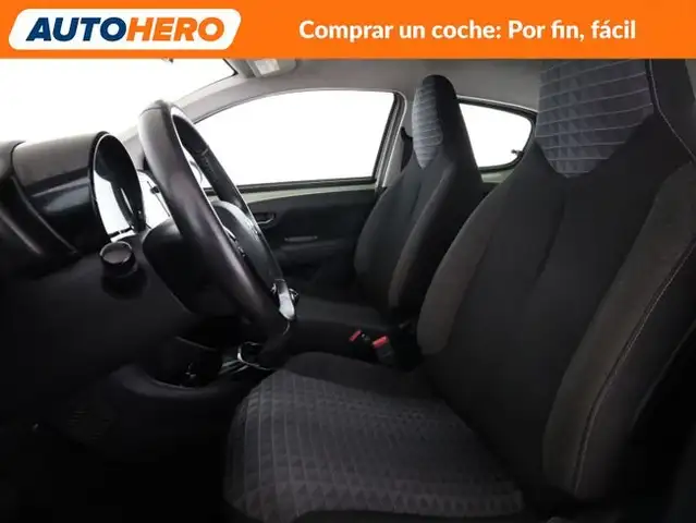 Peugeot 108 view 11