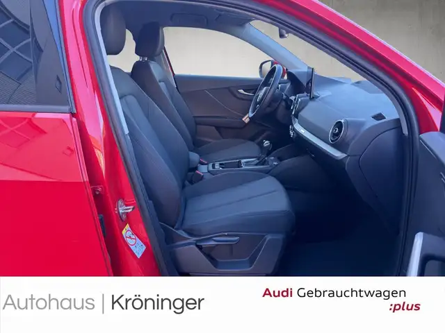Audi Q2 view 9