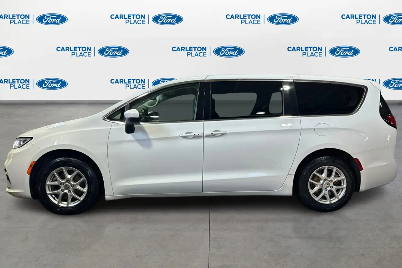Chrysler Pacifica снимка Chrysler Pacifica