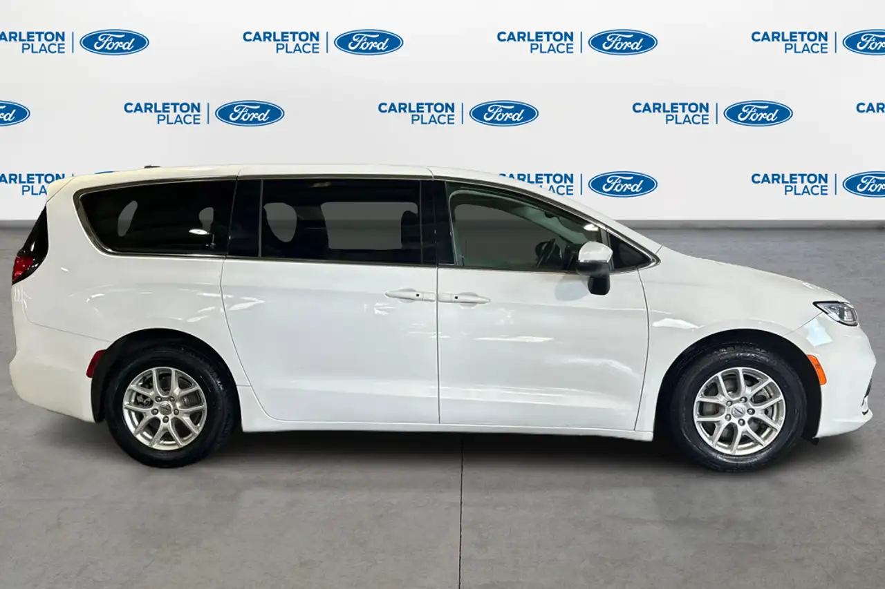 Chrysler Pacifica снимка Chrysler Pacifica