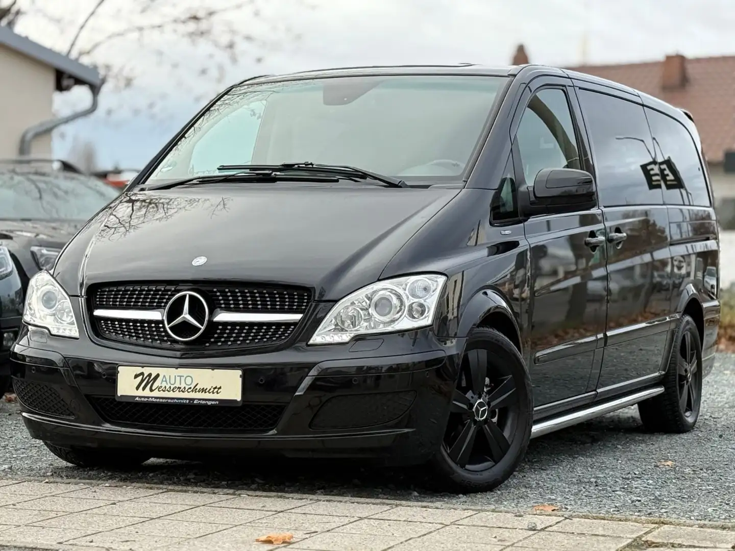 Mercedes-Benz Viano 3.0CDI Ambiente LANG AHK PANO XENON 6-SITZ Noir - 2