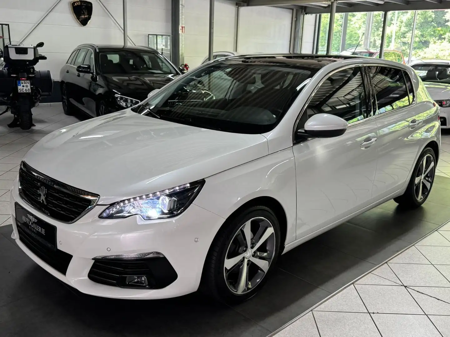 Peugeot 308 Allure*AUTOM*LED*PANO*NAVI*KAMERA*T-LEDER Blanc - 1