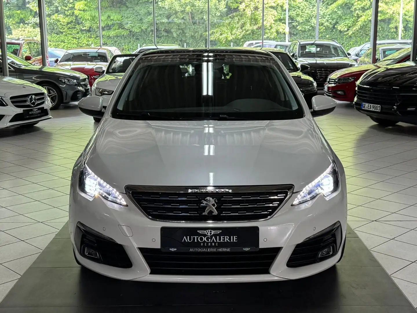 Peugeot 308 Allure*AUTOM*LED*PANO*NAVI*KAMERA*T-LEDER Blanc - 2