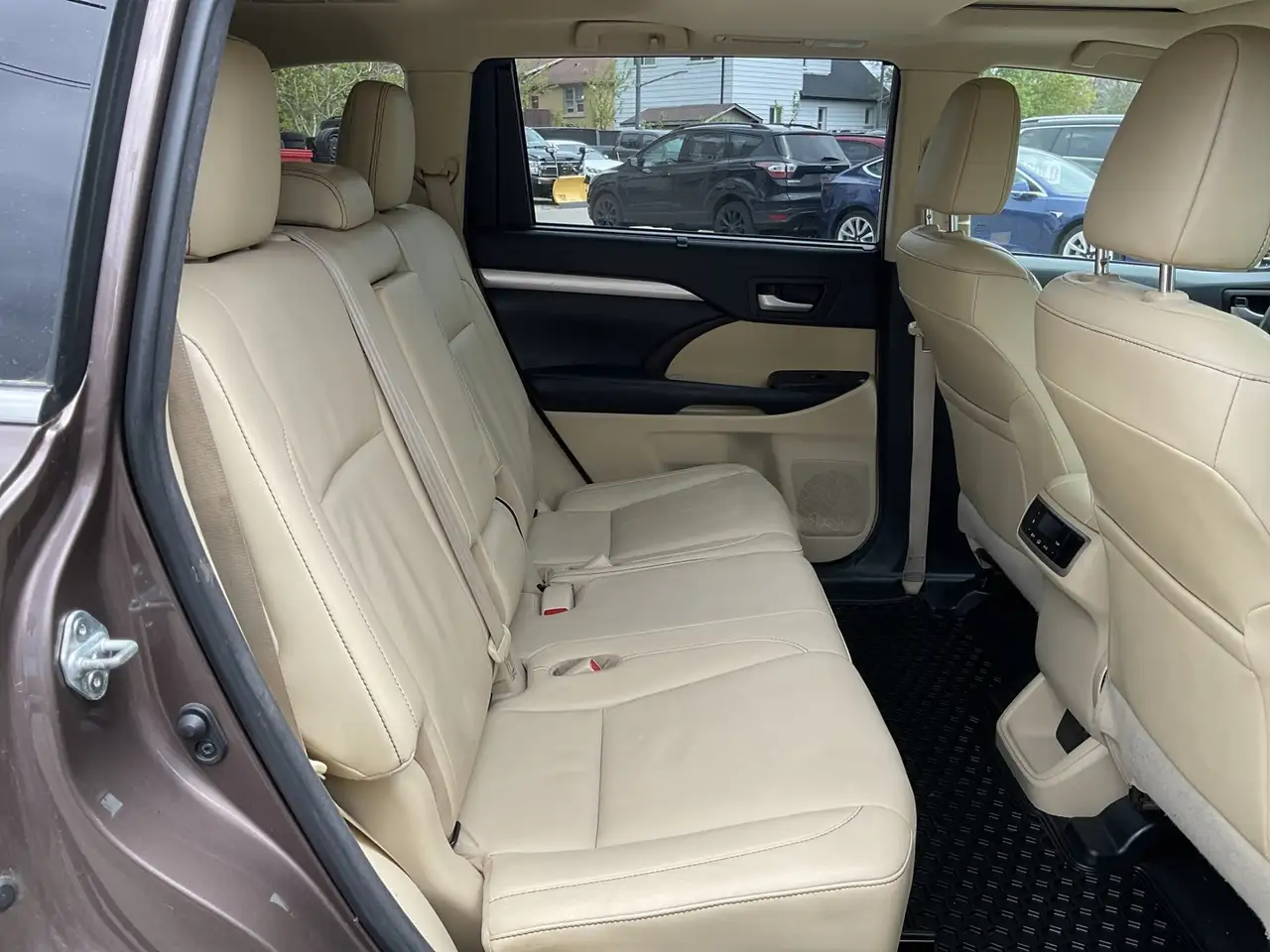 Toyota Highlander снимка Toyota Highlander