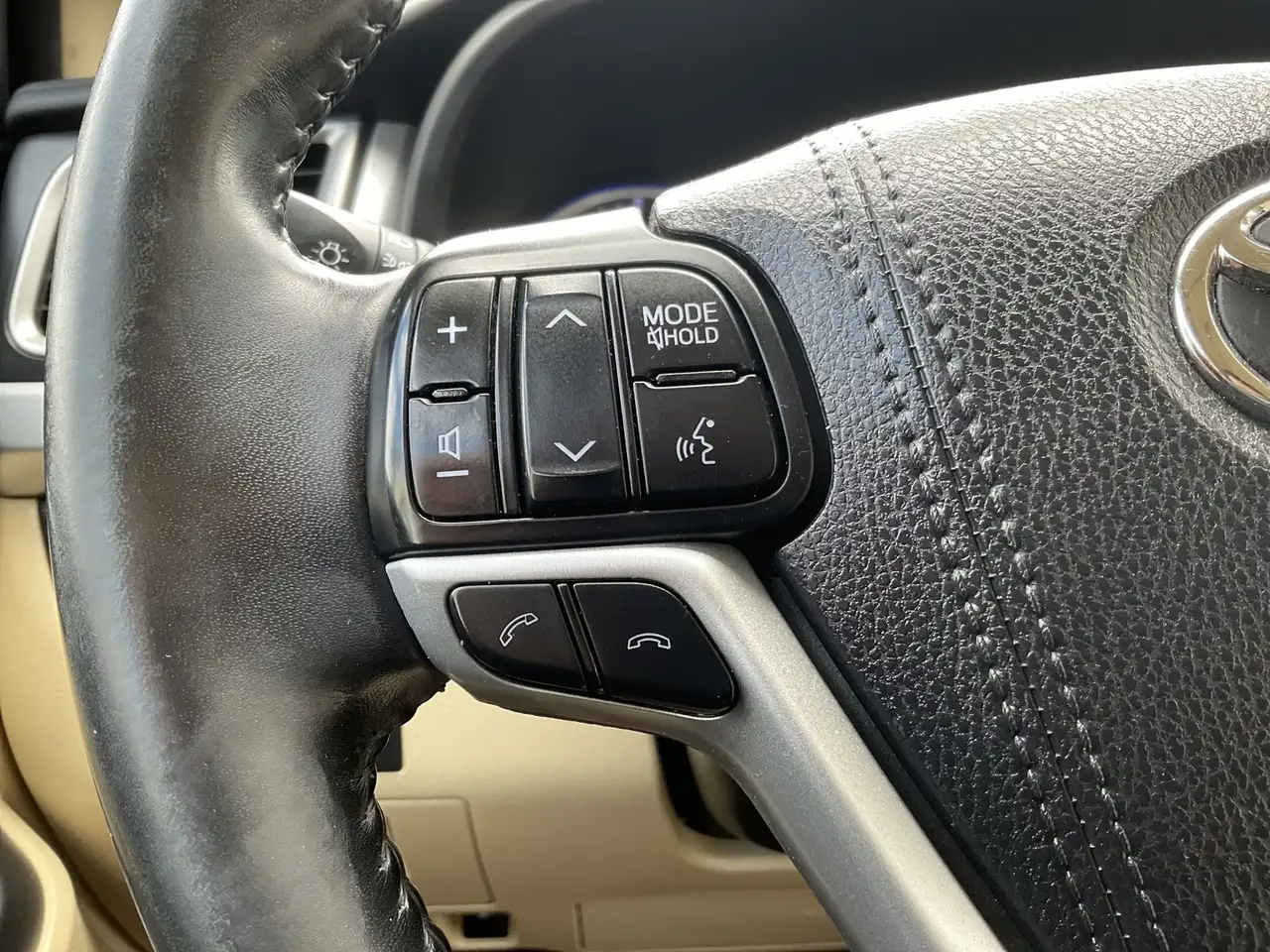 Toyota Highlander снимка Toyota Highlander
