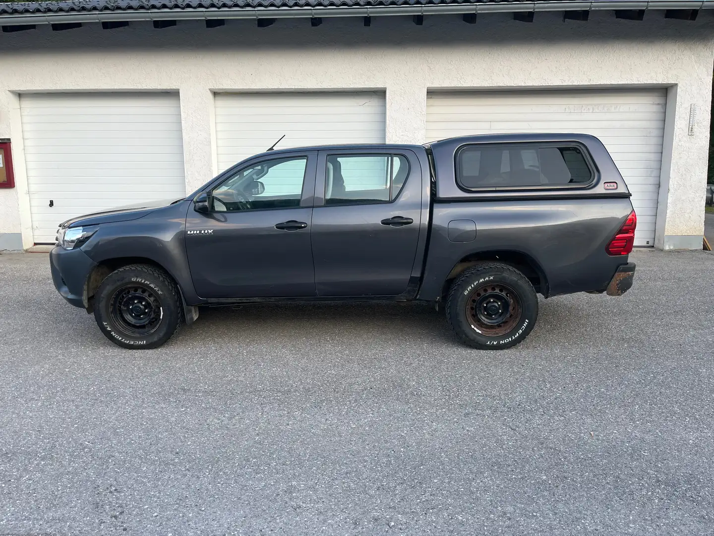 Toyota Hilux Hilux DK Country 4WD 2,4 D-4D Country Grey - 1