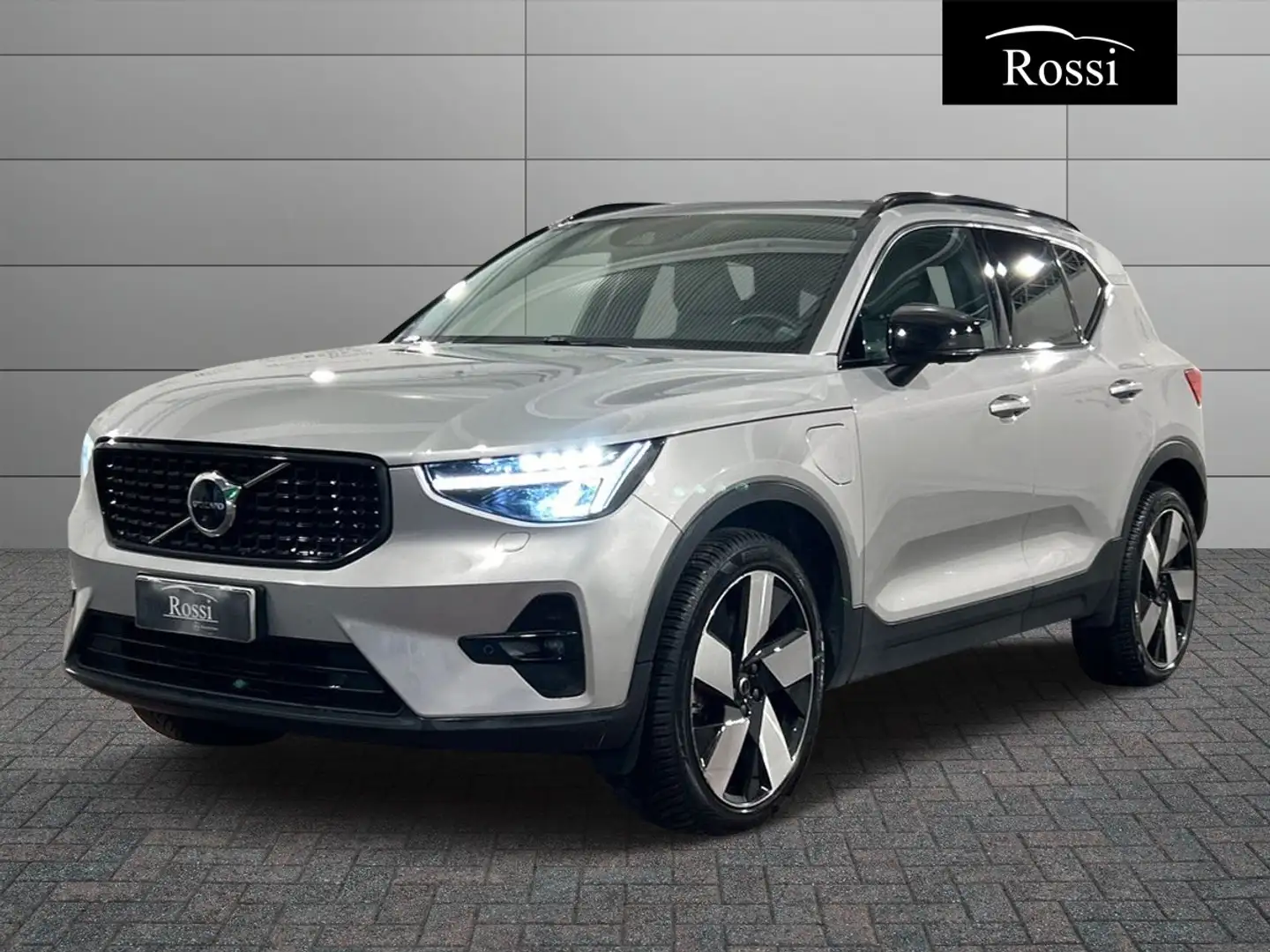 Volvo XC40 1.5 t4 recharge phev Ultimate Dark auto Argento - 1