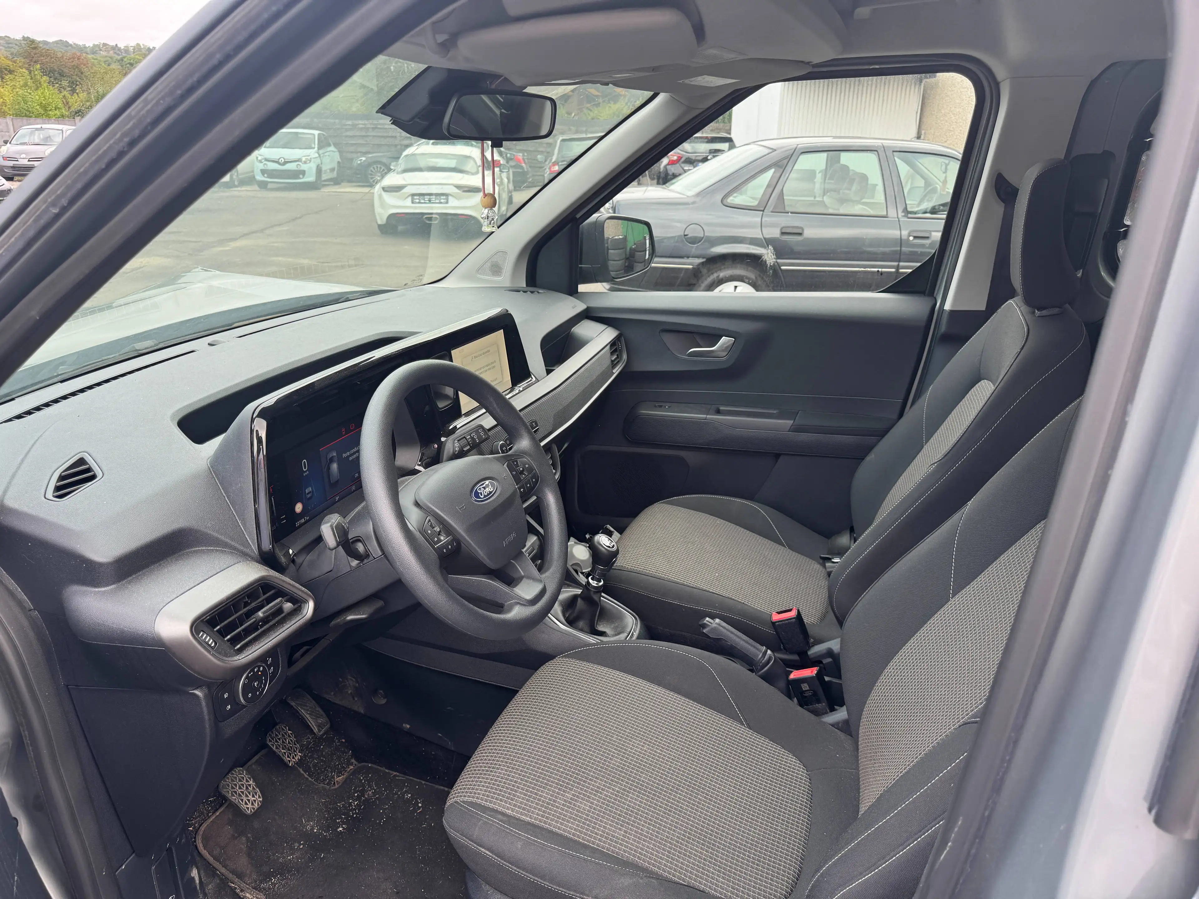Ford Tourneo Courier *** 1.0 EcoBoost ** Active ** Moteur ok ** Accidenter ** — photo 10