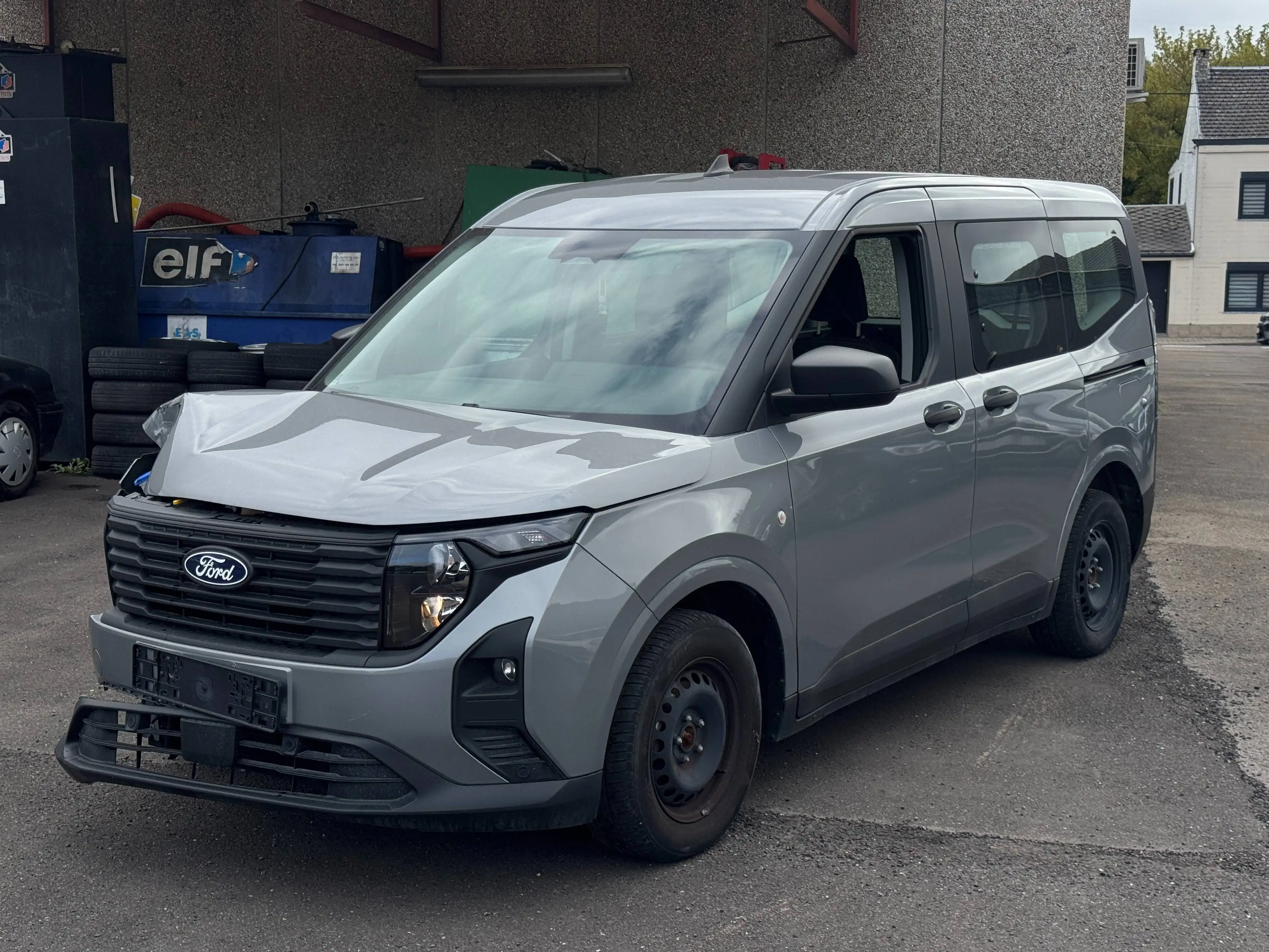 Ford Tourneo Courier *** 1.0 EcoBoost ** Active ** Moteur ok ** Accidenter **