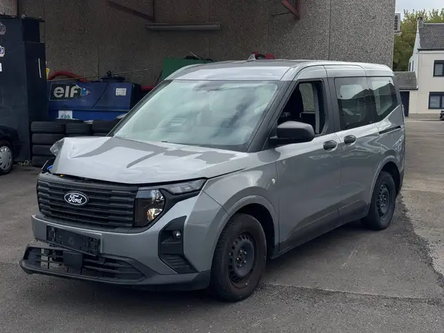 Ford Tourneo Courier *** 1.0 EcoBoost ** Active ** Moteur ok ** Accidenter **