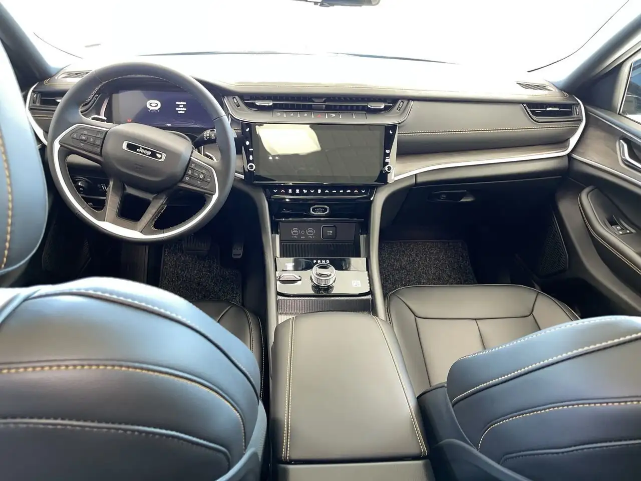 Jeep Grand Cherokee photo Jeep Grand Cherokee