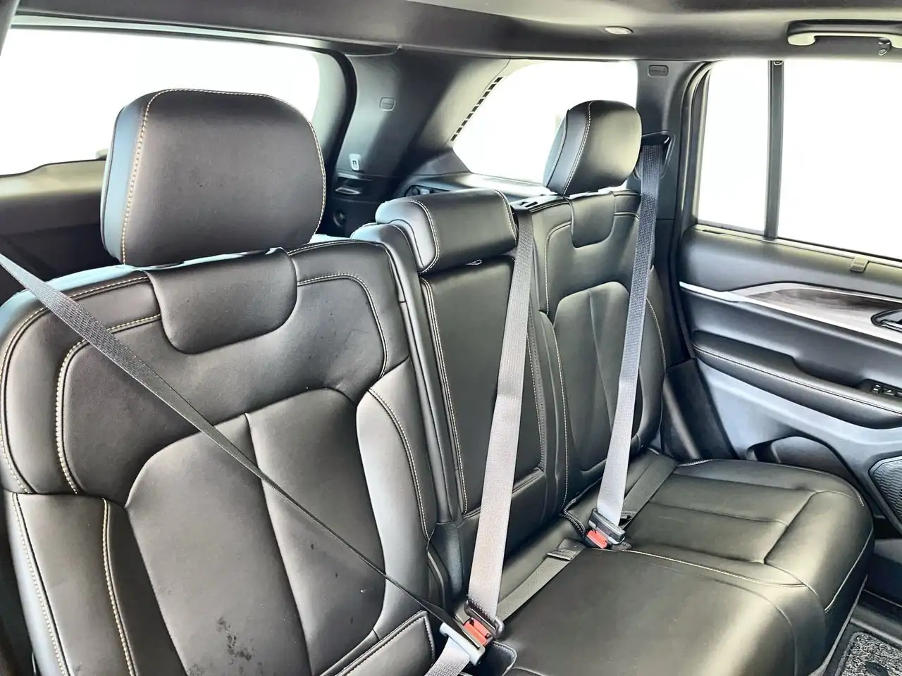 Jeep Grand Cherokee photo Jeep Grand Cherokee