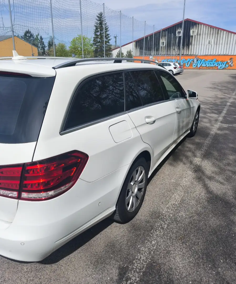 Mercedes-Benz E 220 E-Klasse T-Modell Diesel T CDI DPF BlueEFFICIENCY Weiß - 2
