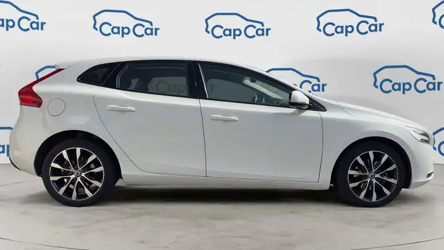 Volvo V40 view 4