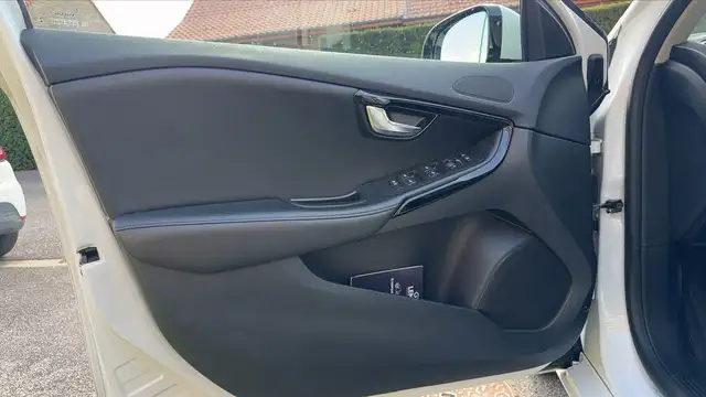 Volvo V40 view 7