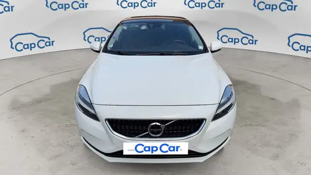 Volvo V40 view 5