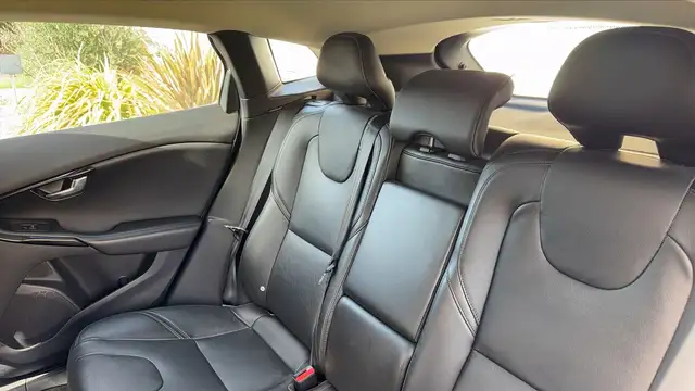 Volvo V40 view 9