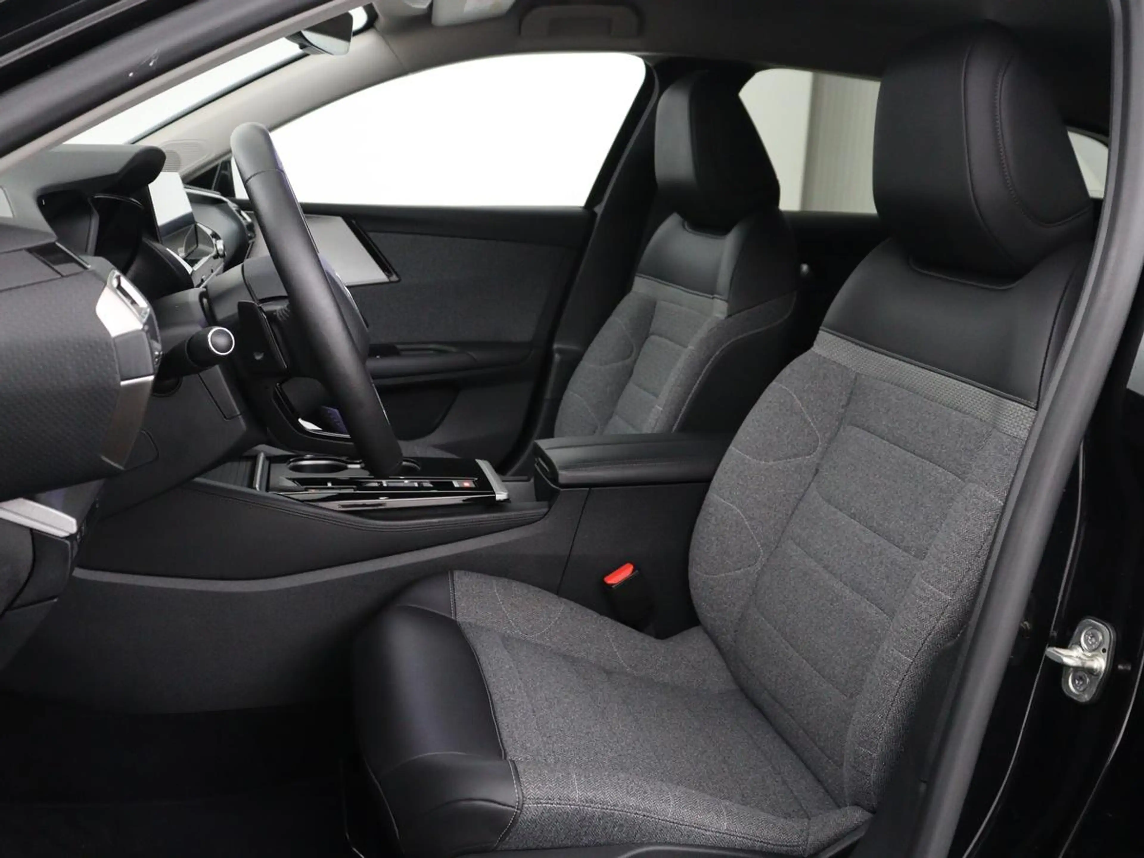 Citroen C5 X 1.6 Plug-in Hybrid 225 Business | SOH 96,6% | Stoe — photo 5
