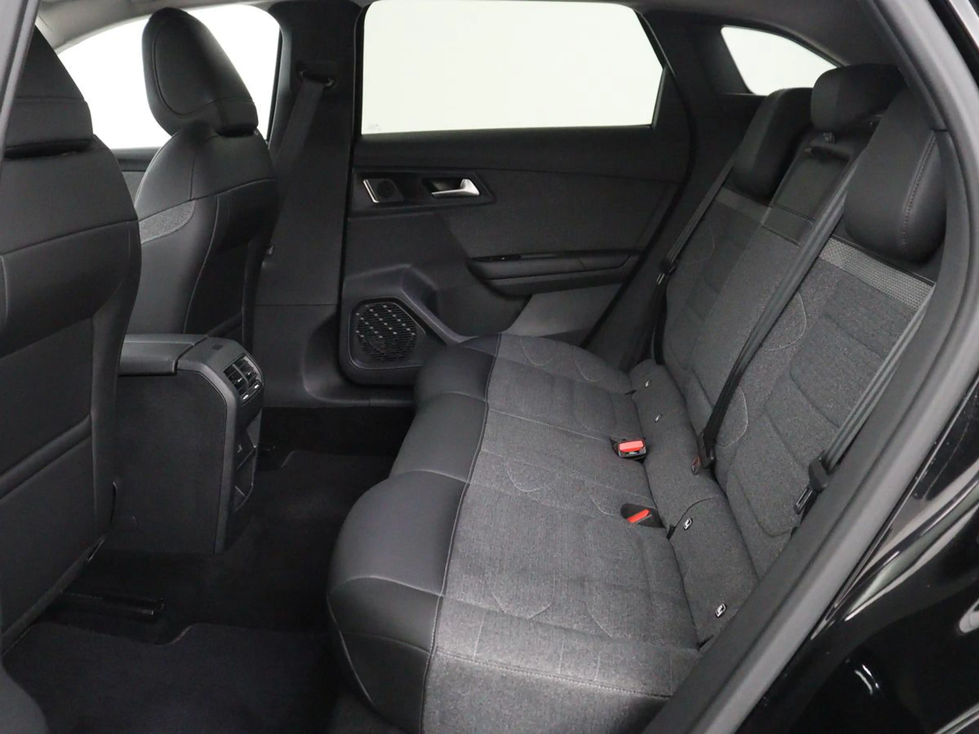 Citroen C5 X 1.6 Plug-in Hybrid 225 Business | SOH 96,6% | Stoe — photo 7