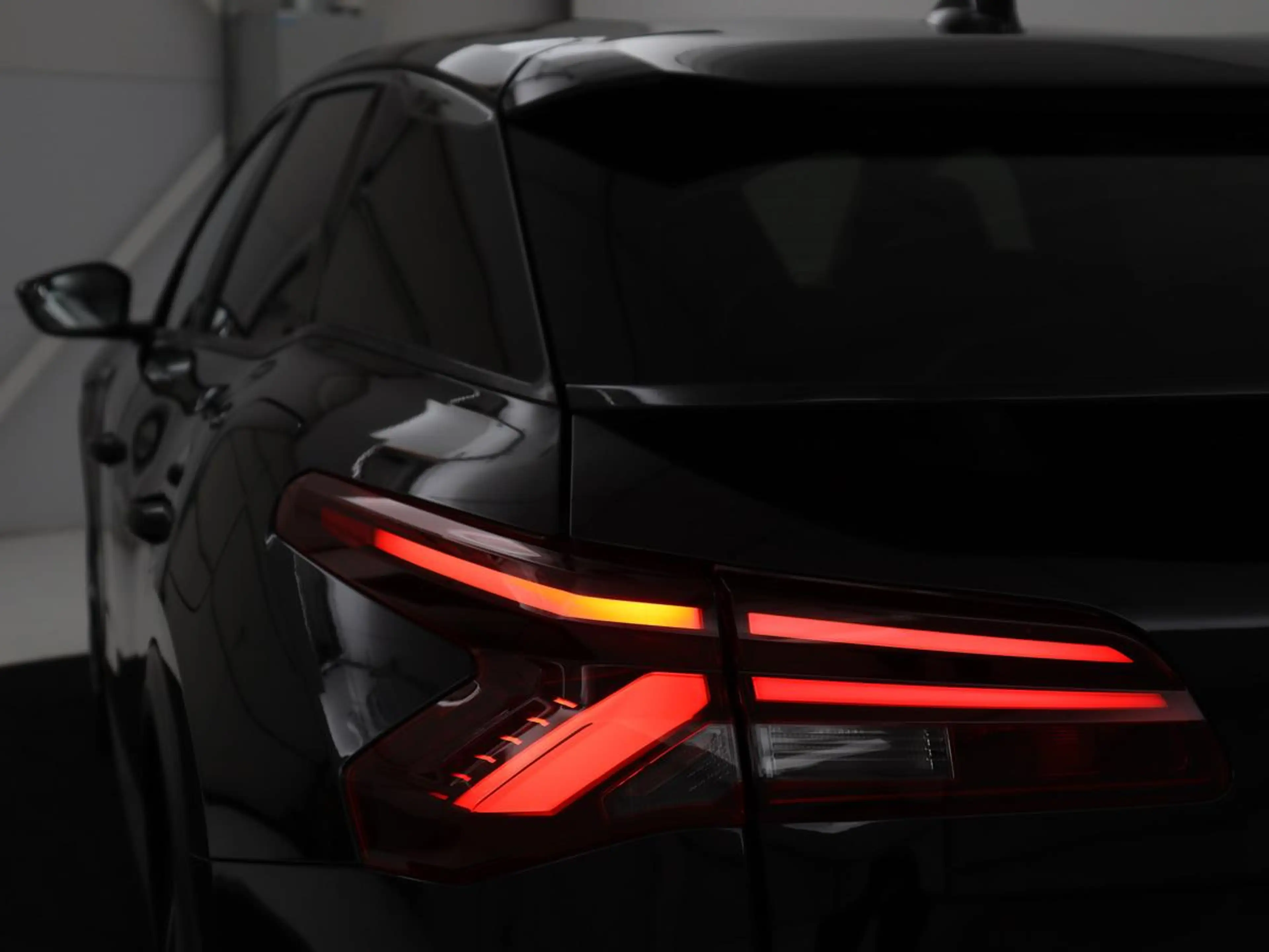 Citroen C5 X 1.6 Plug-in Hybrid 225 Business | SOH 96,6% | Stoe — photo 34