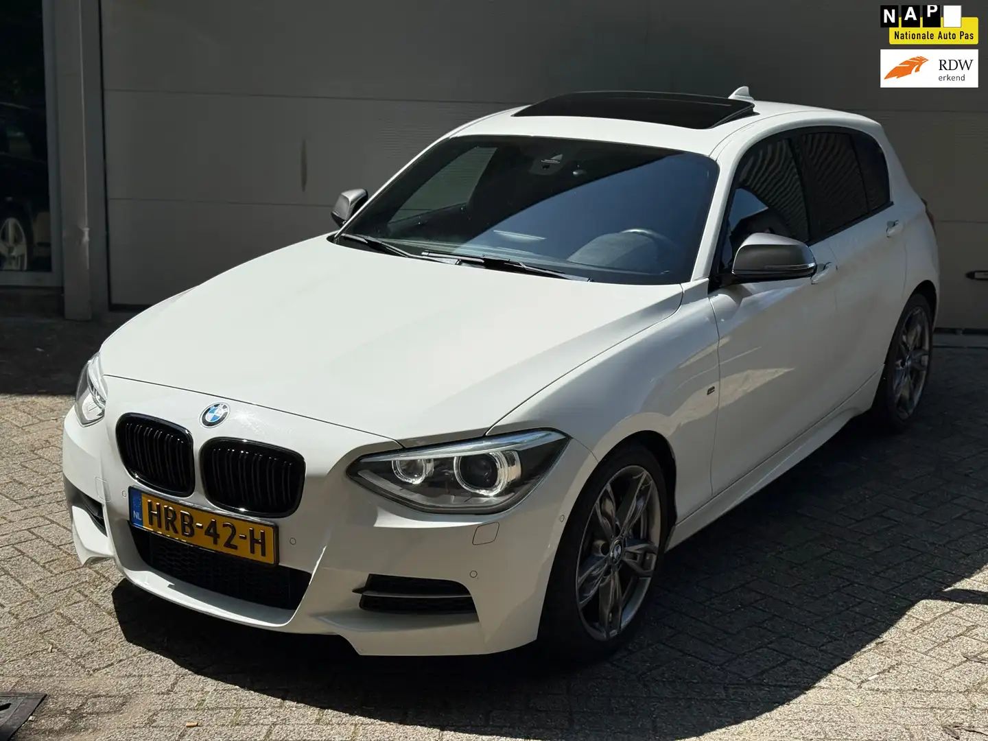 BMW 135 1-serie M135i xDrive High Executive l Schuifdak l Blanc - 1