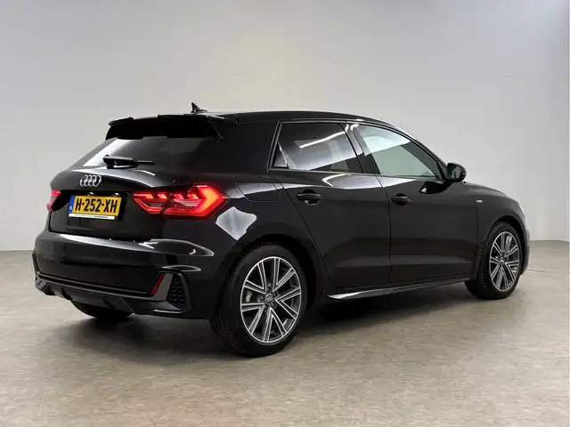 Audi A1 view 12