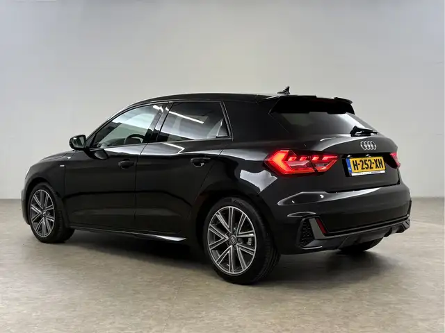 Audi A1 view 3