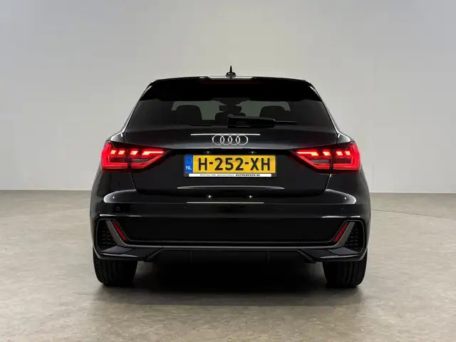 Audi A1 view 9