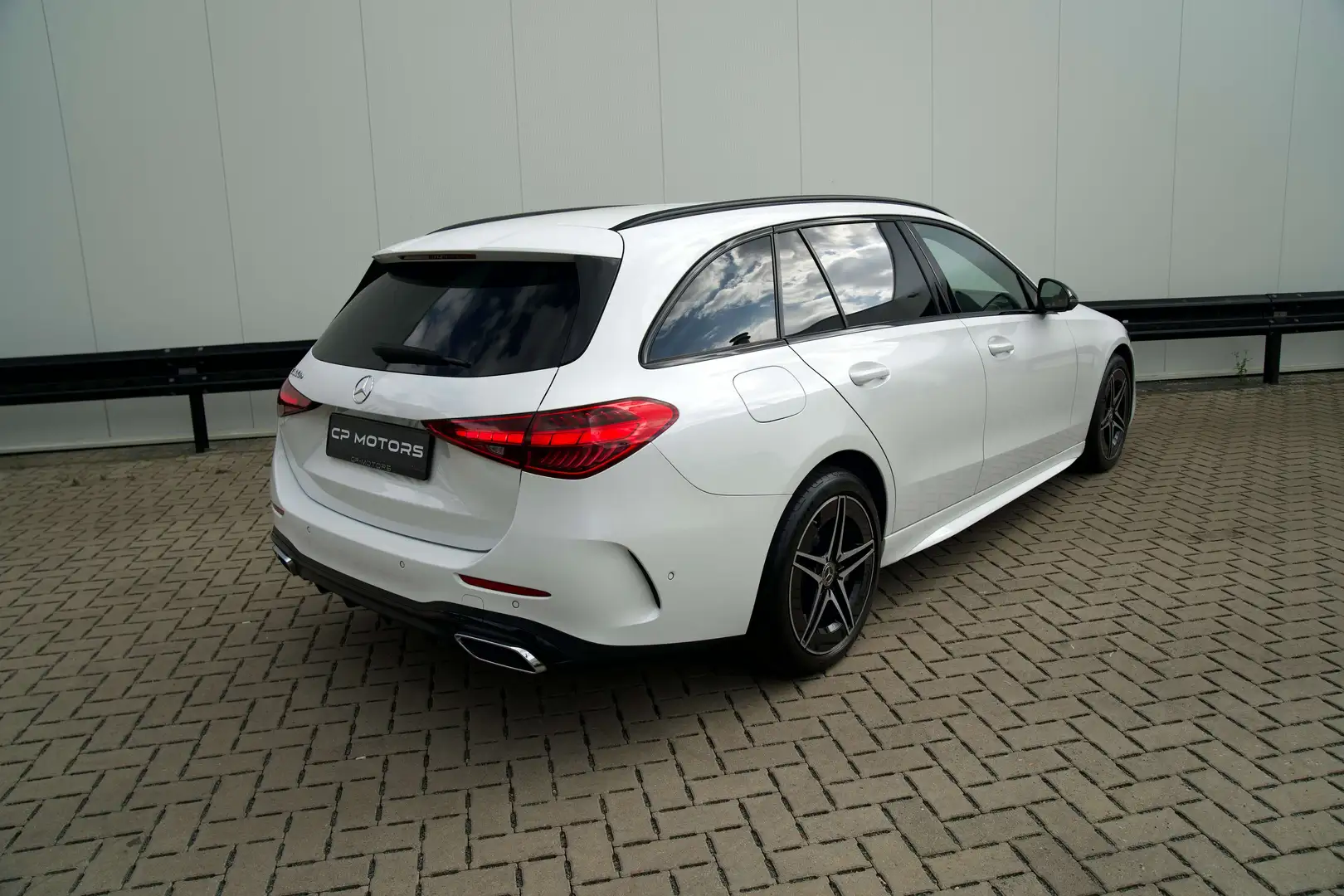 Mercedes-Benz C 300 e BREAK  AMG  PLUG-IN  TREKHAAK  HYBRIDE  TOP Blanc - 2