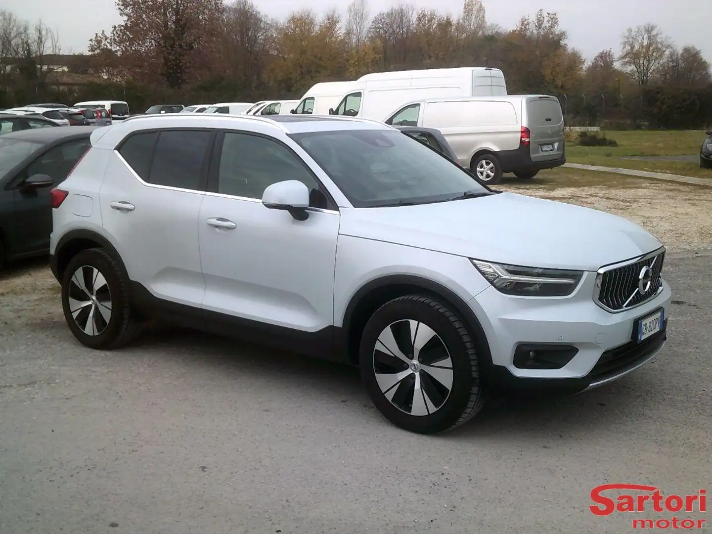 Volvo XC40 PLUGIN UNIPROPRIETARIO PERFETTO STATO! Bianco - 2