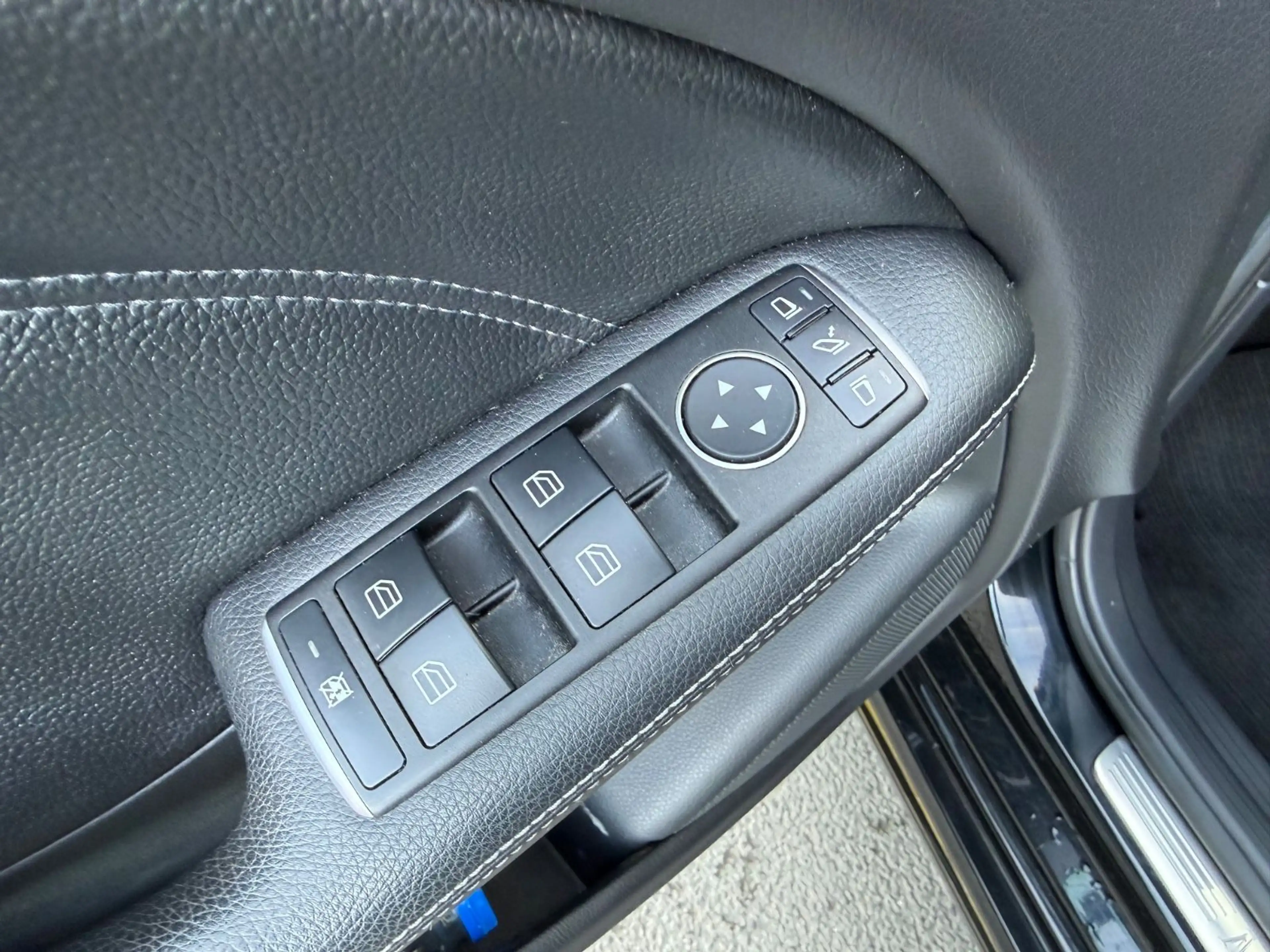 Mercedes-Benz B 200 B200CDI*7G*1.Hand*PDC*KLIMA*Rentner*Automatik* — photo 14
