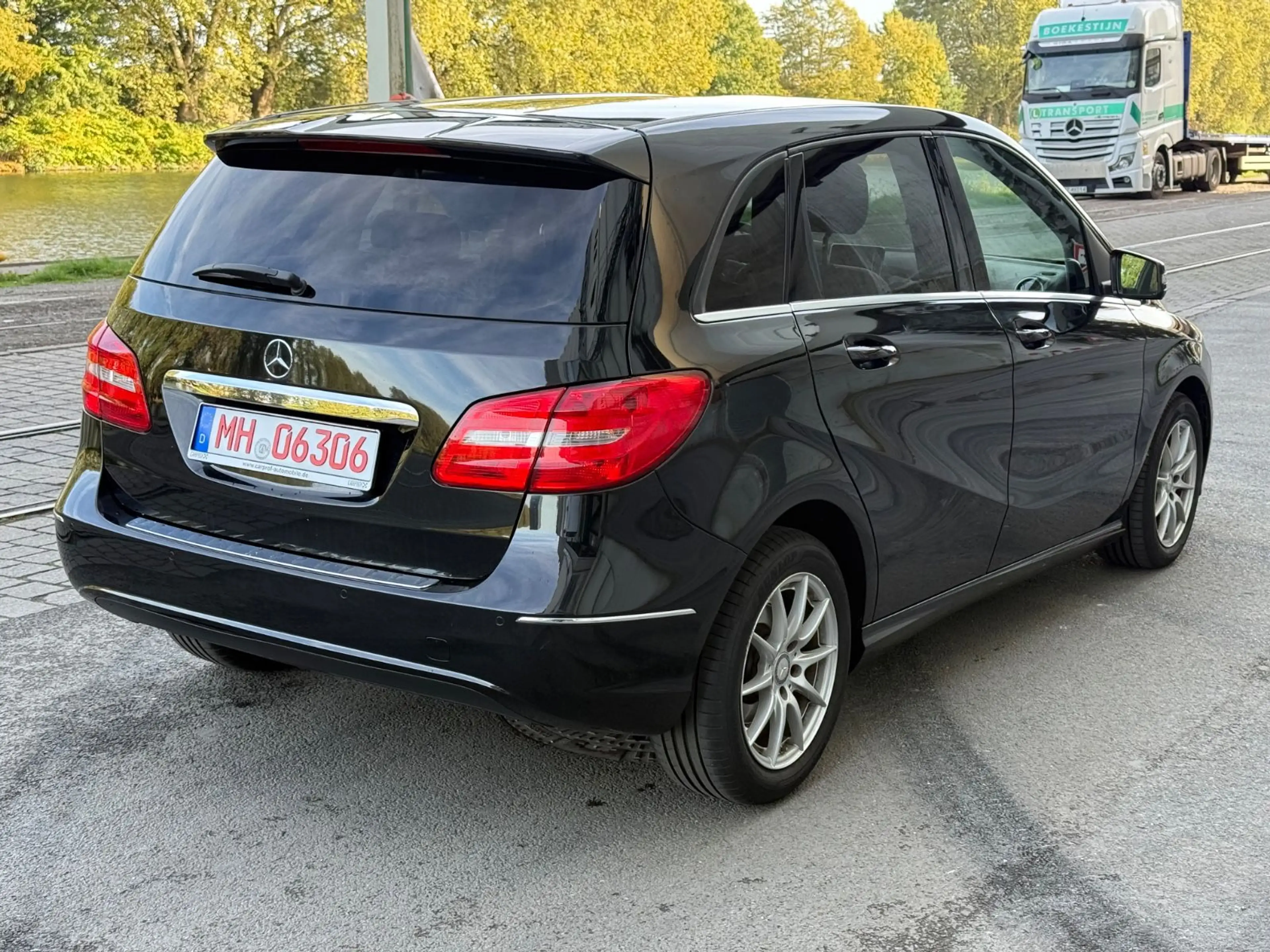 Mercedes-Benz B 200 B200CDI*7G*1.Hand*PDC*KLIMA*Rentner*Automatik* — photo 2