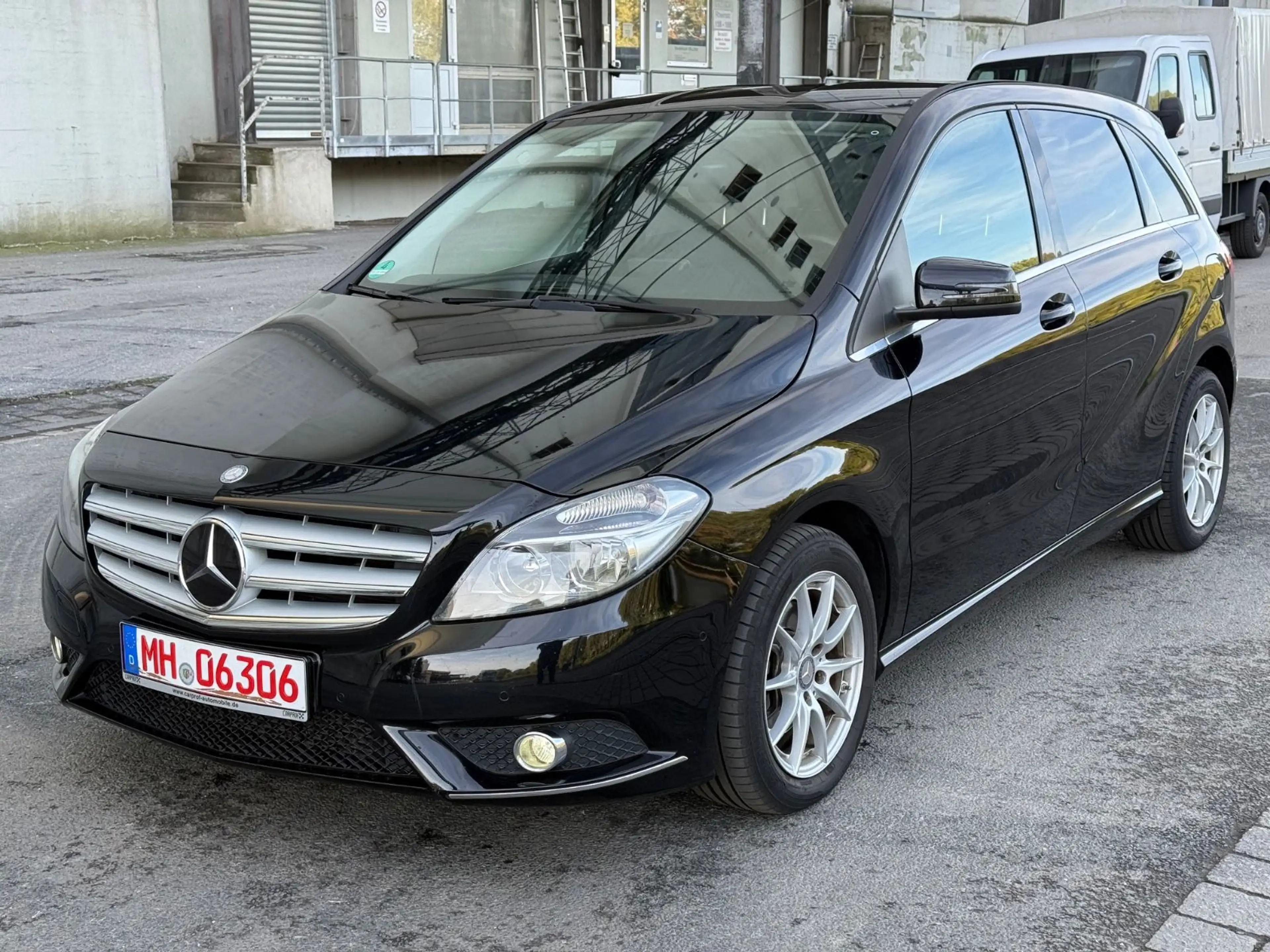 Mercedes-Benz B 200 B200CDI*7G*1.Hand*PDC*KLIMA*Rentner*Automatik* — photo 4