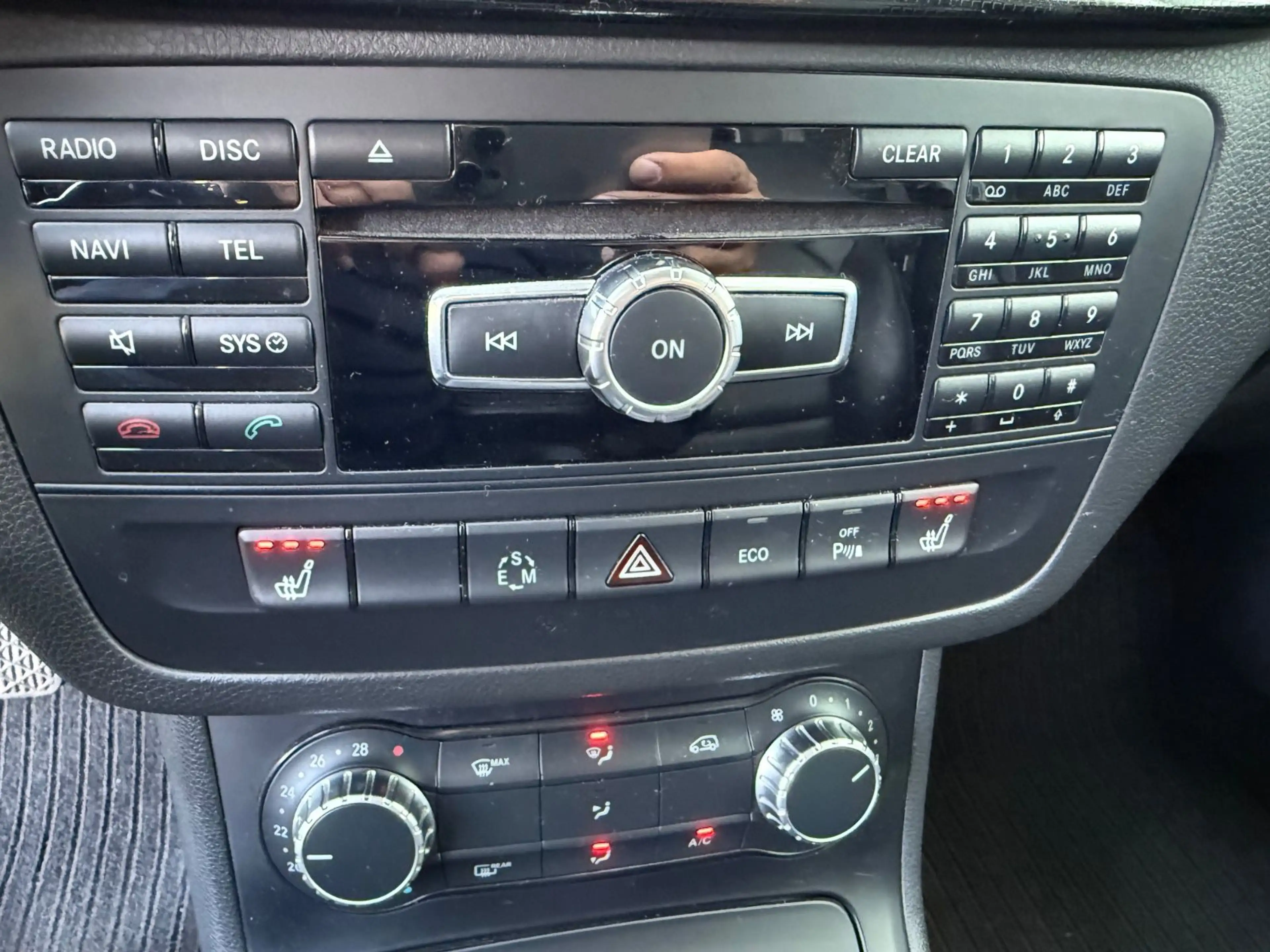 Mercedes-Benz B 200 B200CDI*7G*1.Hand*PDC*KLIMA*Rentner*Automatik* — photo 10
