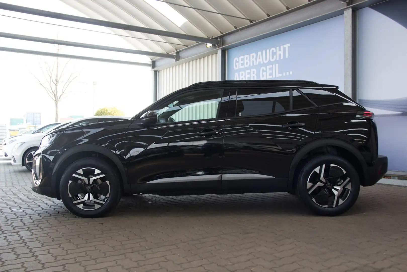 Peugeot 2008 1.2 PureTech 130 Allure KAMERA/LED/SHZG Schwarz - 2