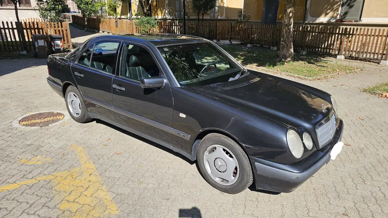 Mercedes-Benz E 250 d Avantgarde, foto 2