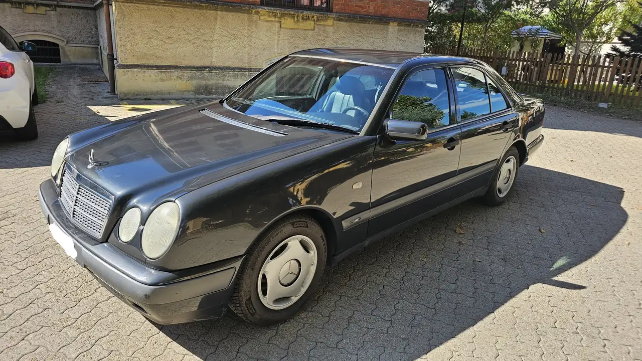 Mercedes-Benz E 250 d Avantgarde, foto 1